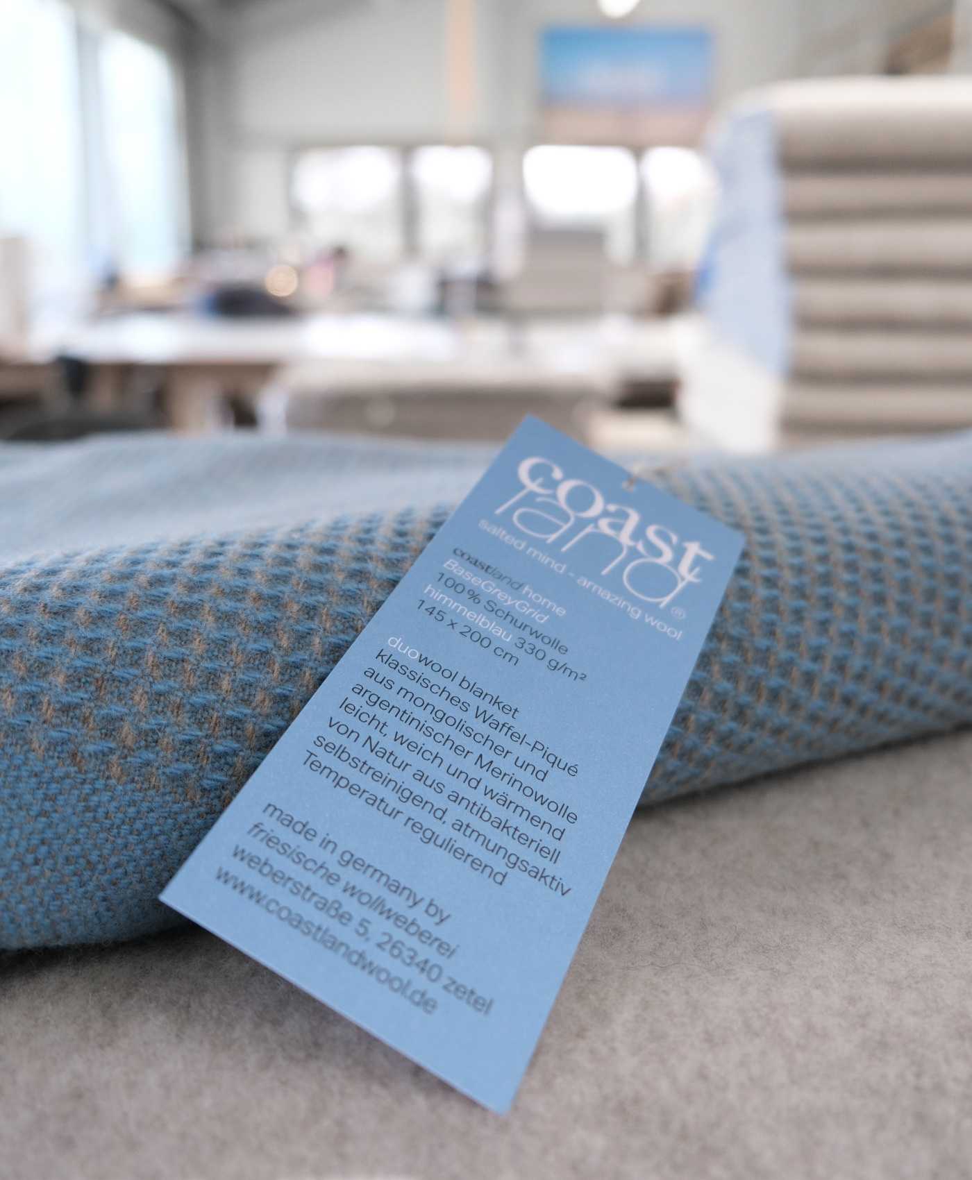 Coastland Manufaktur Wolldecke mit Etikett