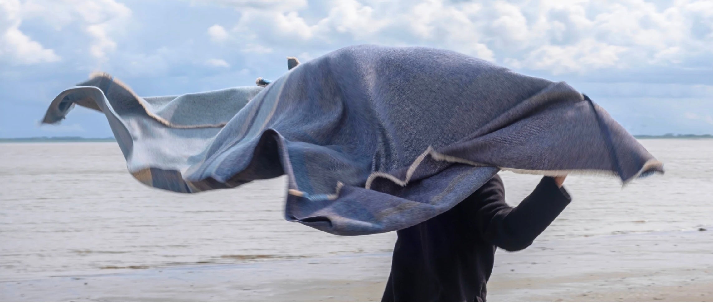 Coastland_Decke_im_Wind